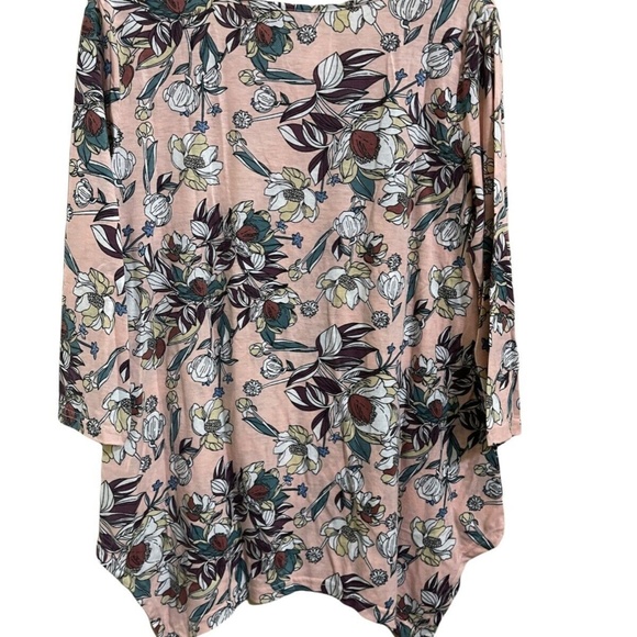 Womens Floral Top by Comfer. Size M - Picture 2 of 2